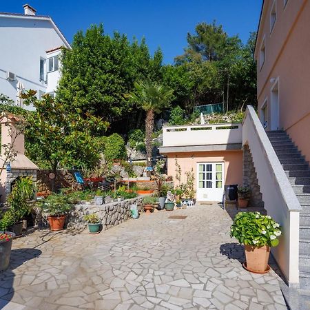 Apartment Studio Close To Sea Krk Town Dış mekan fotoğraf