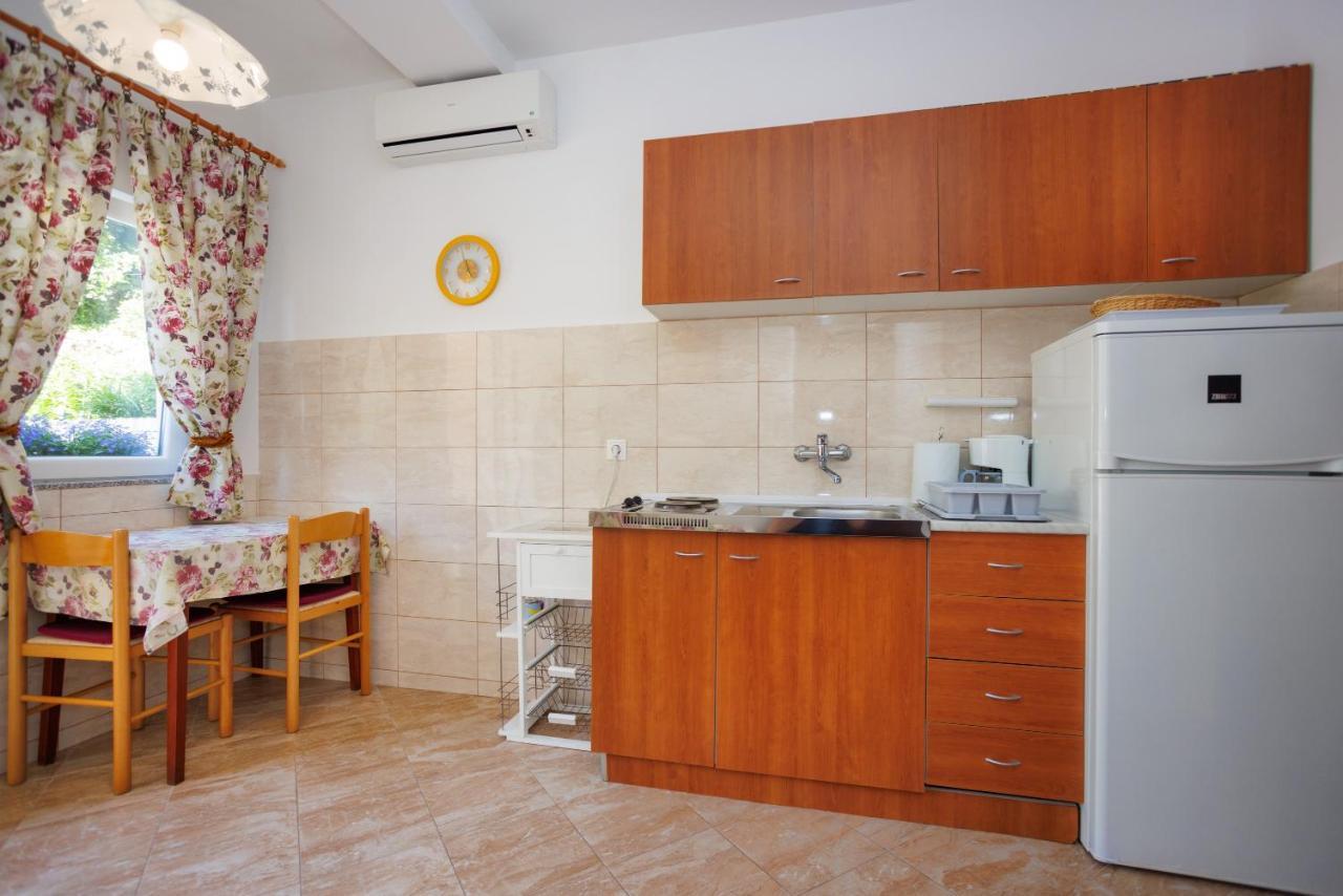 Apartment Studio Close To Sea Krk Town Dış mekan fotoğraf