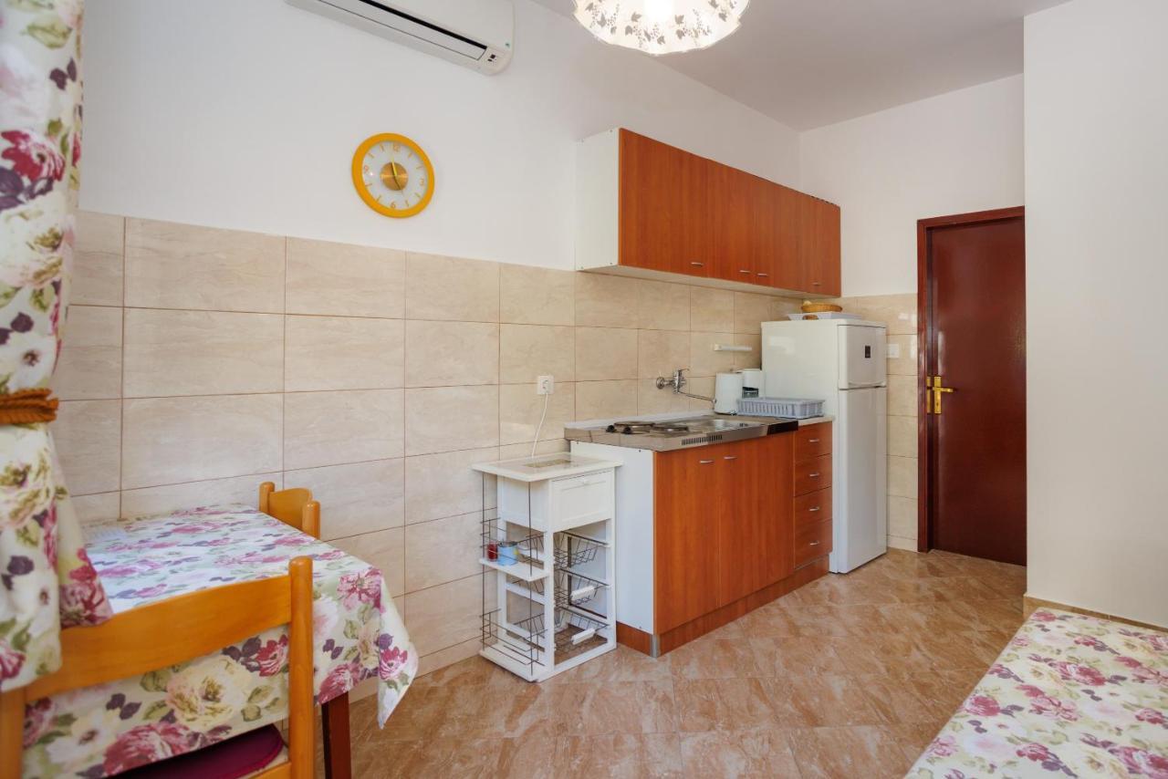 Apartment Studio Close To Sea Krk Town Dış mekan fotoğraf
