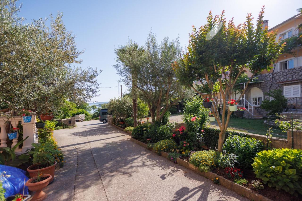 Apartment Studio Close To Sea Krk Town Dış mekan fotoğraf